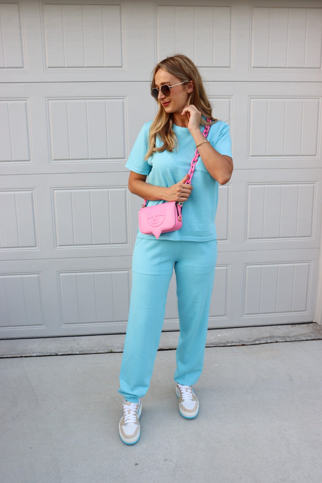 Feminine styling with the Milan ocean blue Set! - Casual and suitable for everyday occasions. - Lounge Set - Pocket shirt - Narrowed elastic pant with pocket - Material : Acrylic/ Polyester - Pant length: 40 in"/ 103 cm